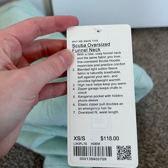 NWT Lululemon Scuba Oversized Funnel Neck - Picture 3 of 3